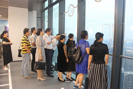 說明: F:\【資料與辦公】\辦公區(qū)\2.網(wǎng)站新聞\2019年\9月\2019.09.18\參觀(文中.jpg