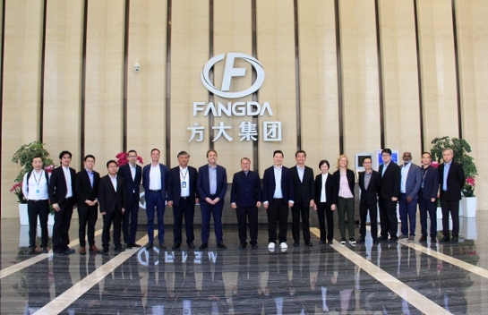 新加坡陸路交通管理局副局長Chua Chong Kheng、西門子交通有限公司亞太區(qū)首席執(zhí)行官Michel Obadia一行到訪方大集團